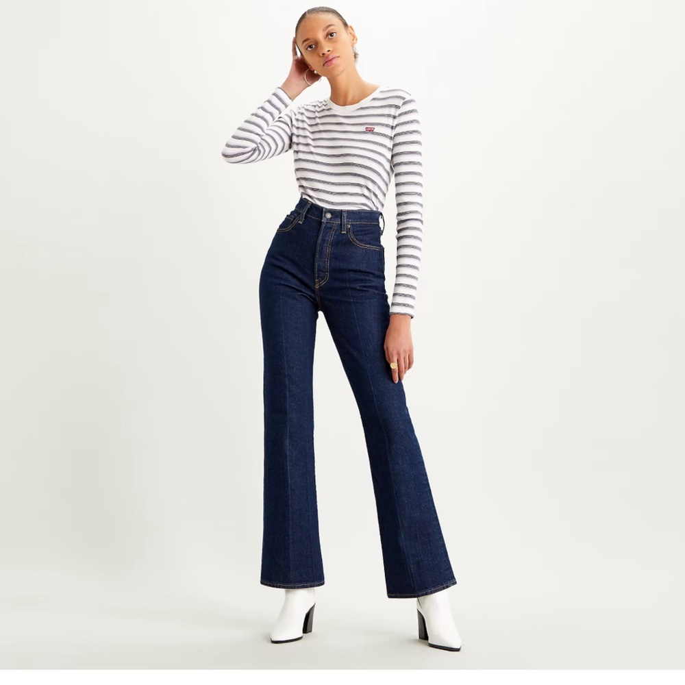 Levi Ribcage Bootcut size 30